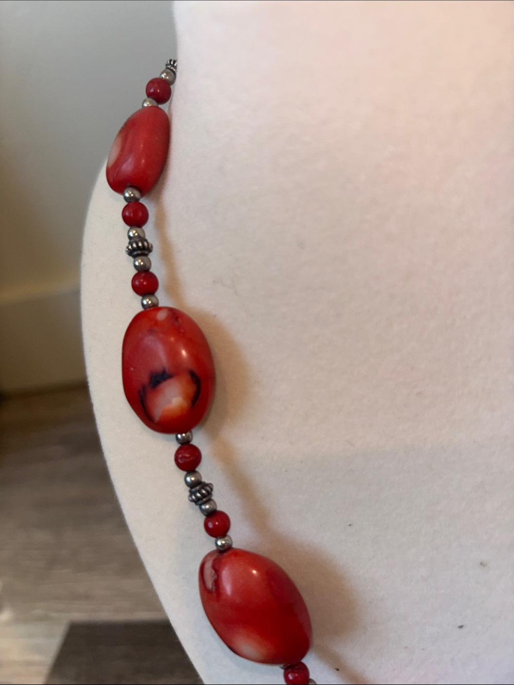 3/$10💕 Vintage Red Bead Necklace with Silver Accents - Picture 3 of 4